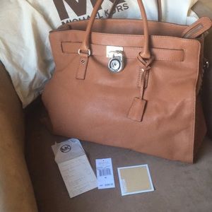 Michael Kors Large Tan Bag & dust bag NWT